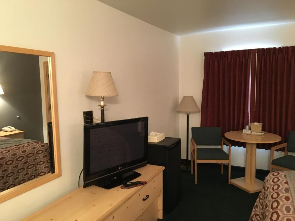 Moose Creek Lodge & Suites โคดี ภายนอก รูปภาพ