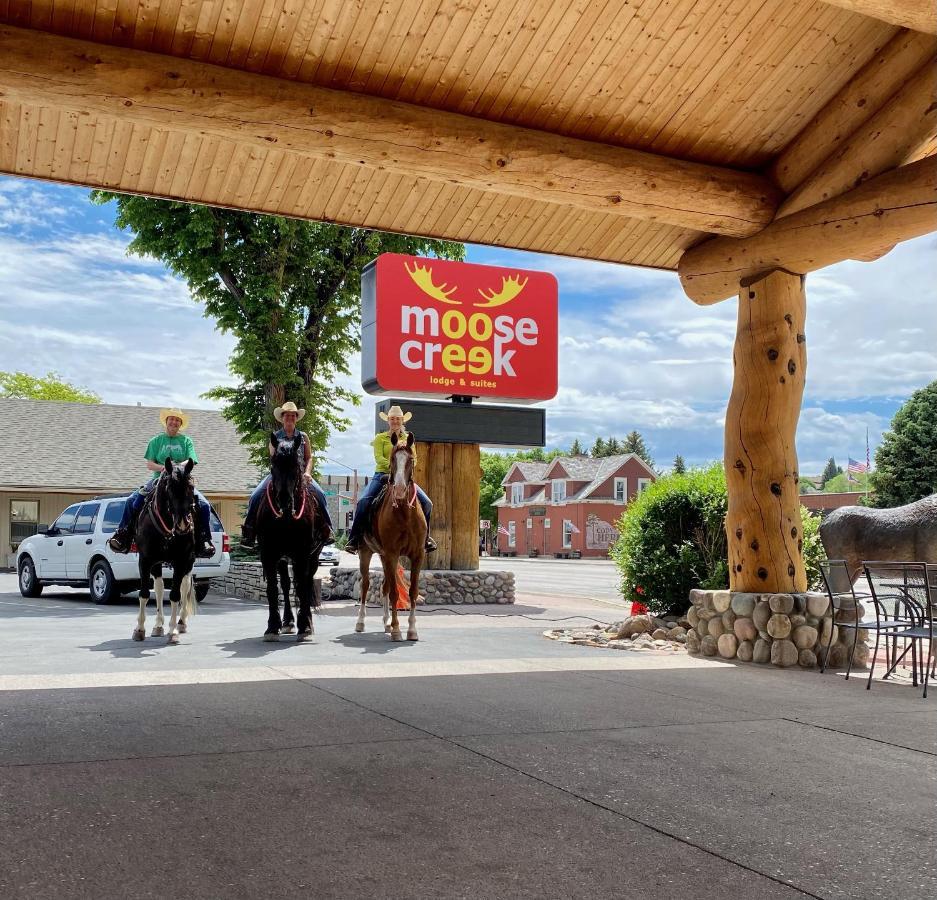 Moose Creek Lodge & Suites โคดี ภายนอก รูปภาพ