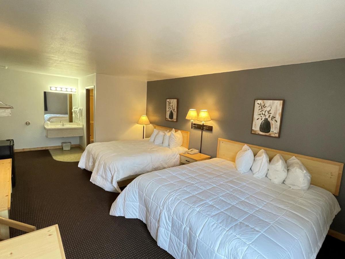 Moose Creek Lodge & Suites โคดี ภายนอก รูปภาพ