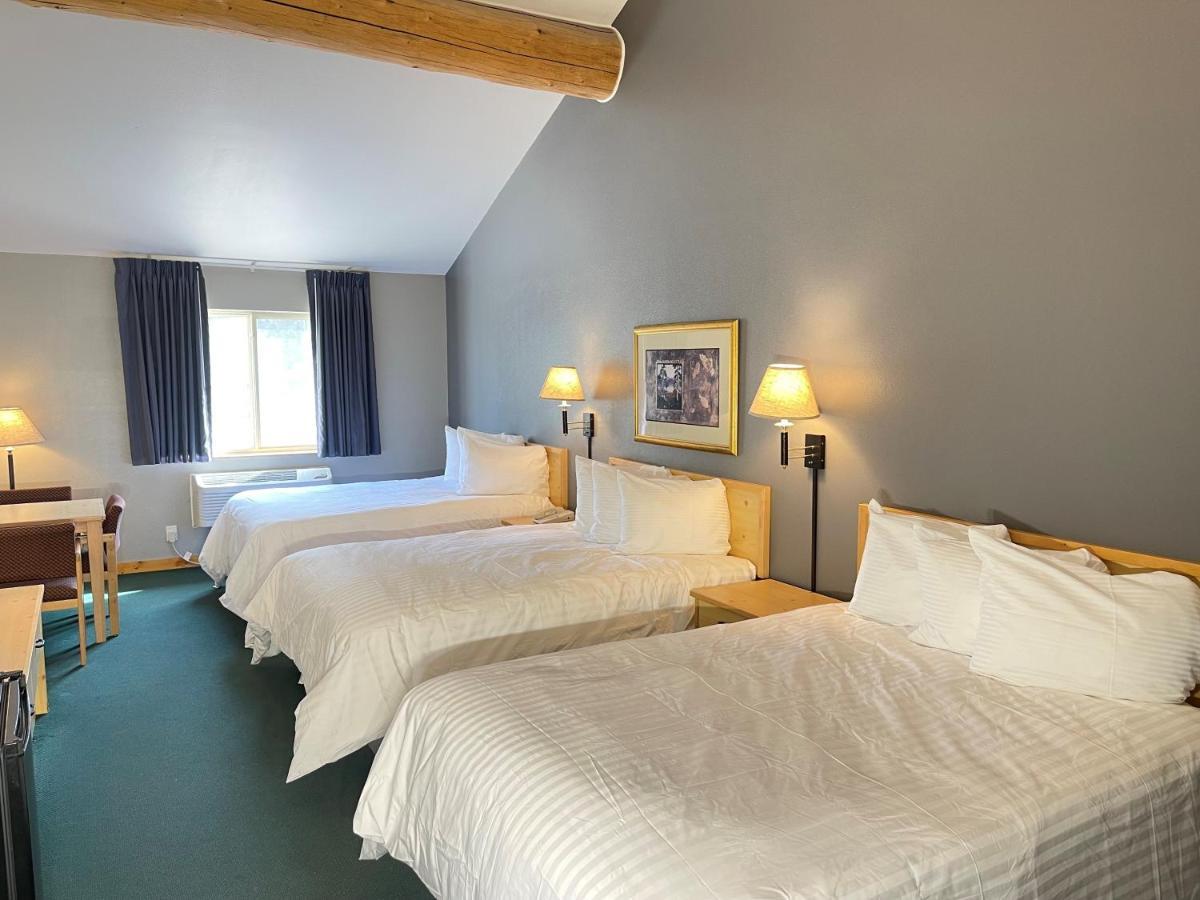 Moose Creek Lodge & Suites โคดี ภายนอก รูปภาพ