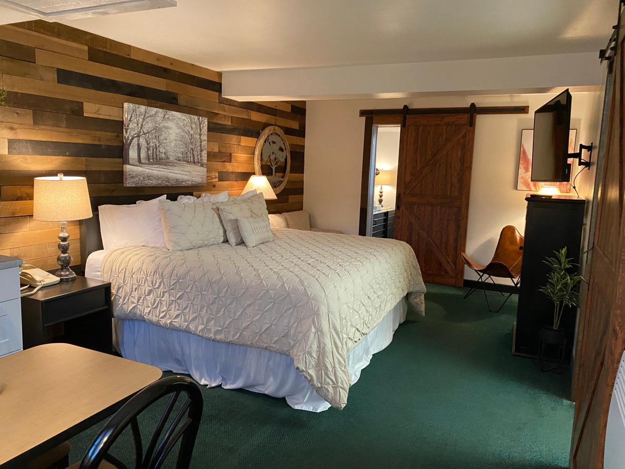 Moose Creek Lodge & Suites โคดี ห้อง รูปภาพ